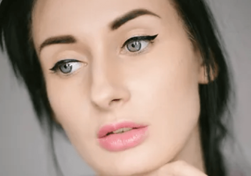 permanentní makeup rtů-min